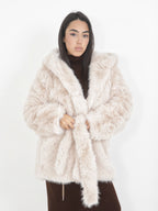 Pelliccia con cappuccio