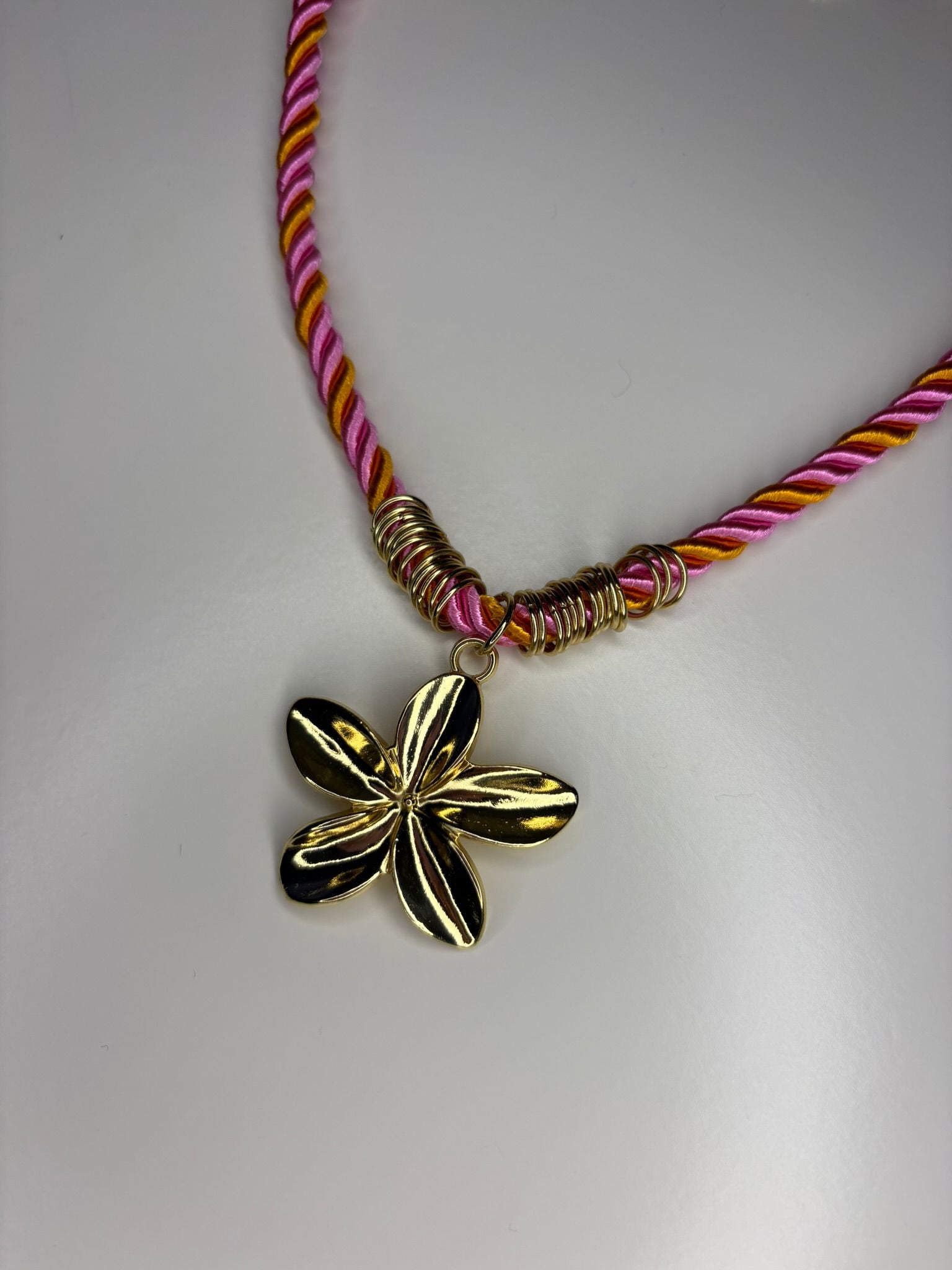 Collana hot