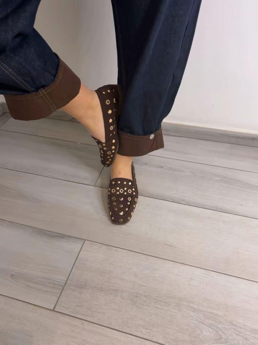 Scarpe borchiate JO256